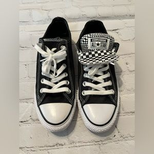 Women’s Converse size 8